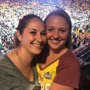 Meet your Posher, Laurie